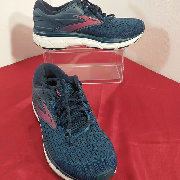 Asics Shoes - Brooks Navy and Pink Running ShoesBrooks Dyad 11 Womens 9B Shoes Blue Running